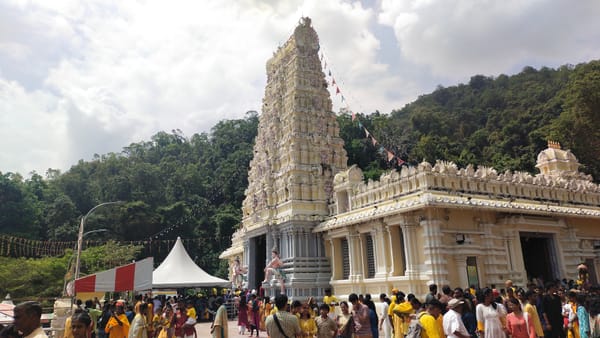 The hilltop Arulmigu Balathandayuthapani Temple at Jalan Kebun Bungah, Pulau Tikus